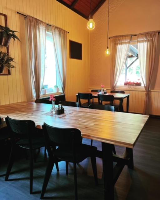 Penzion & Restaurace U Vily Sezimovo Ústí Exterior foto